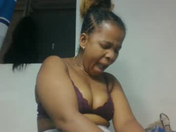 See Mbotyelizia online Now @ fap.tw