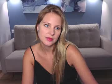 See Melaniebennett online Now @ fap.tw