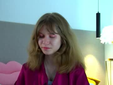 See Milamaelis online Now @ fap.tw