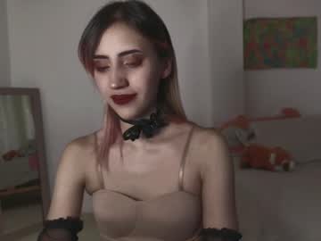 See Minefoxy2 online Now @ fap.tw