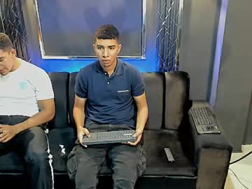 See Mr_maximo online Now @ fap.tw