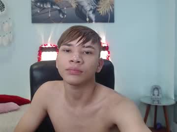 See Nathanclay online Now @ fap.tw