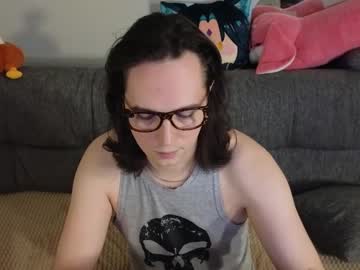 See Nickolas_kek online Now @ fap.tw