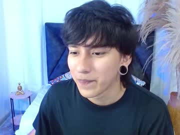 See Nikoo_18 online Now @ fap.tw