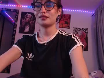 See Nixxie_ online Now @ fap.tw