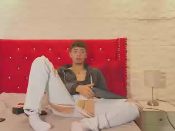 See Noah_deluca_ online Now @ fap.tw