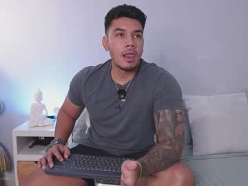 See Noahavery_ online Now @ fap.tw