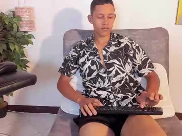 See Noirvyn online Now @ fap.tw