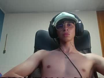See Ofzathiro online Now @ fap.tw