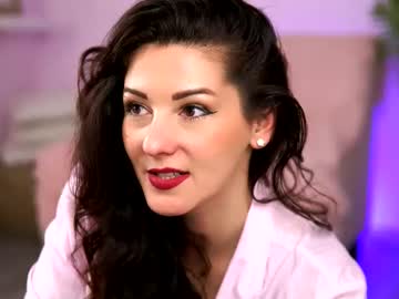 See Playful_issa online Now @ fap.tw