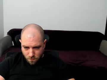 See R0bila online Now @ fap.tw