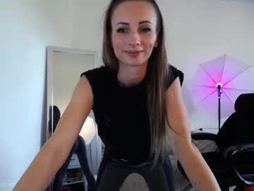 See Rainleiwa online Now @ fap.tw