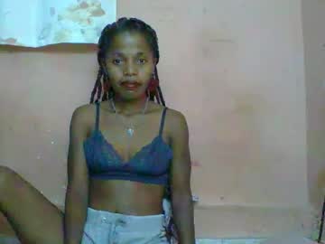 See Rosiahot1 online Now @ fap.tw
