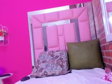 See Roxy_sexy69 online Now @ fap.tw