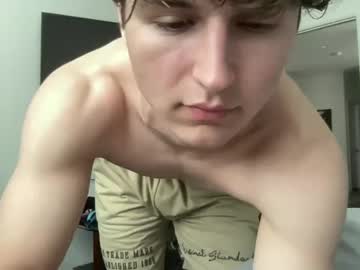 See Ryan287747 online Now @ fap.tw