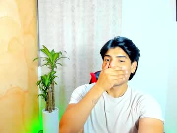 See Saenz18 online Now @ fap.tw