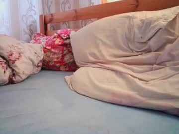 See Skyressie333 online Now @ fap.tw
