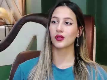 See Sophia_loreenn online Now @ fap.tw