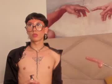 See Soro_lovelyboy online Now @ fap.tw