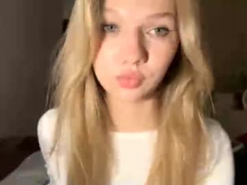 See Sultry_dreamer_4ever online Now @ fap.tw