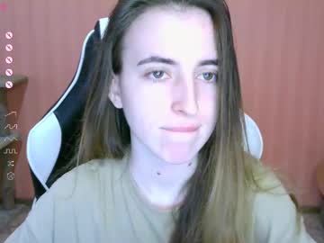 See Valeritiio online Now @ fap.tw