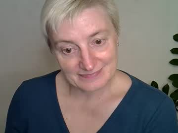 See Vea_motty online Now @ fap.tw