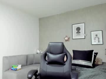 See Violet_sweet18 online Now @ fap.tw