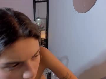 See Violethall2 online Now @ fap.tw