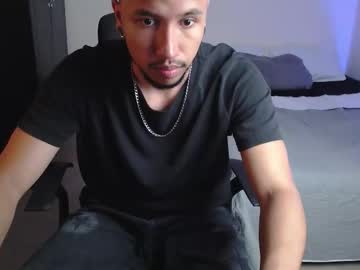 See Yeff_stone online Now @ fap.tw