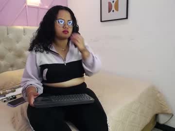 See Yumiviolet online Now @ fap.tw