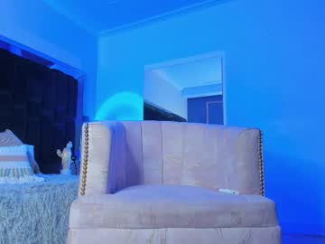 See Zoevidal_ online Now @ fap.tw